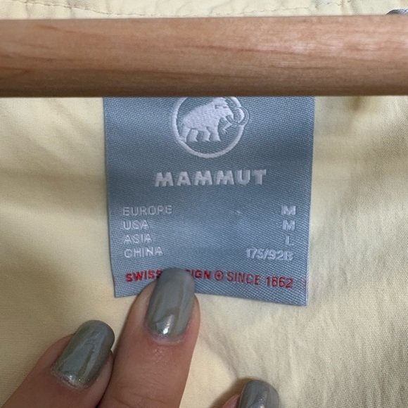 Mammut Light Yellow Windbreaker Jacket - Picture 2 of 5
